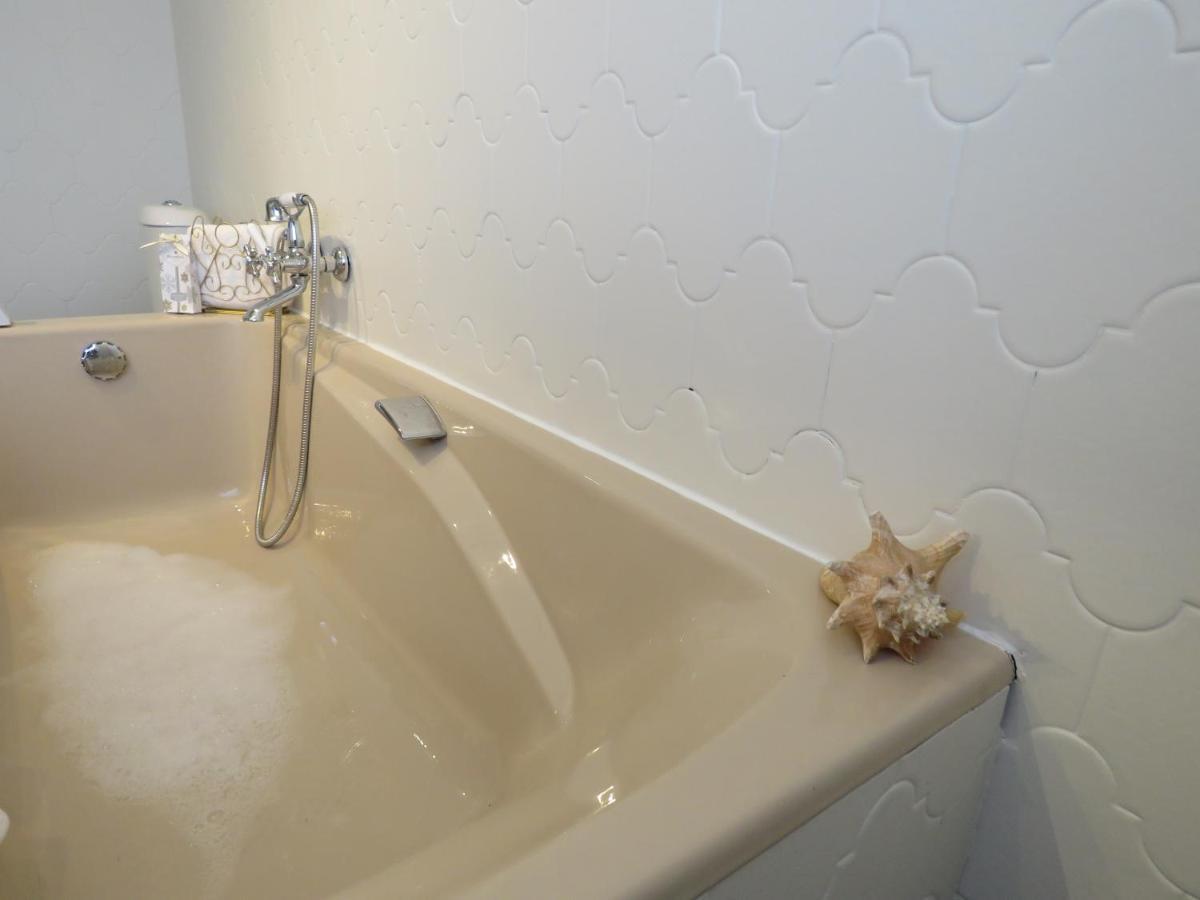 Guesthouse La Maison De Fille Diest Bagian luar foto