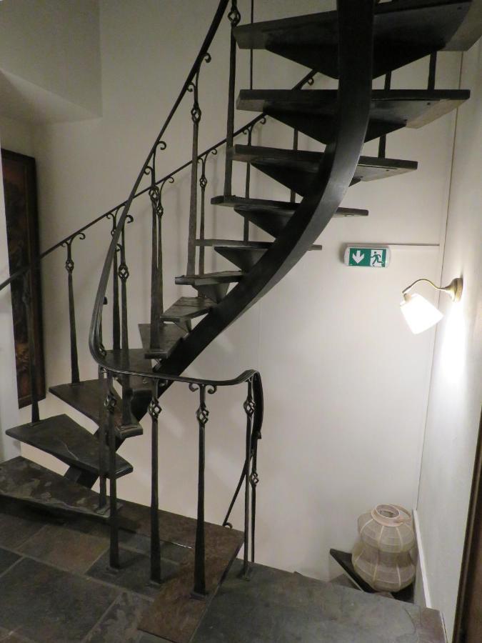 Guesthouse La Maison De Fille Diest Bagian luar foto