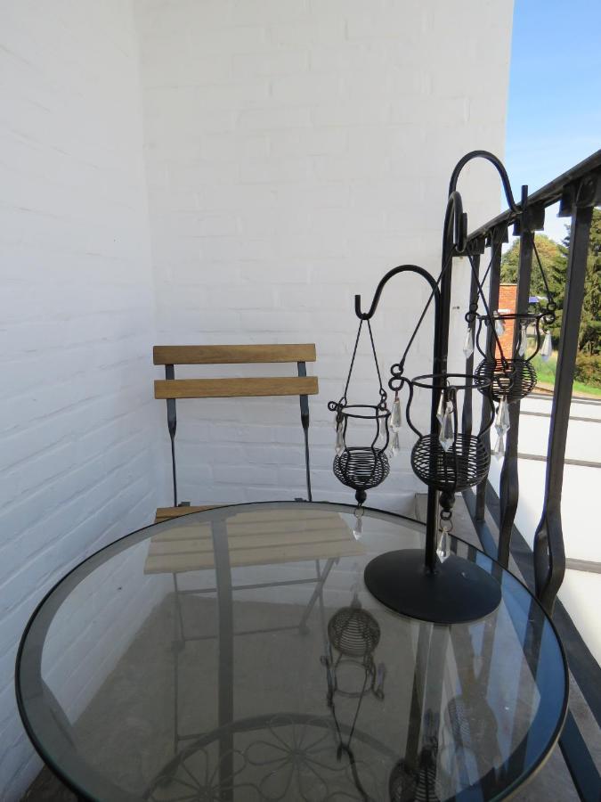 Guesthouse La Maison De Fille Diest Bagian luar foto